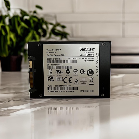 SanDisk 120GB Extreme SSD - Picture 2 of 2